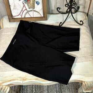 Hilary Radley Dressy Bermuda Shorts 9” inseam - Small